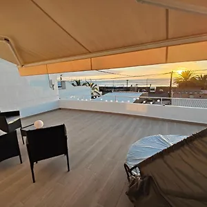 Casa Uwe, El Remo Puerto De Naos